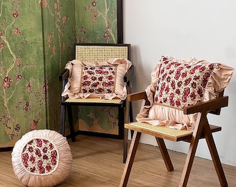 French Retro Floral Pillow – Elegant Ruffle Cushion