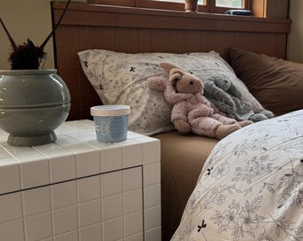 White Floral Bow Bedding Set – Minimal & Modern