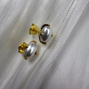 Tiny Four Prong Natural Pearl/Composite shell bead Stud Earrings, Mini Oval Pearl Earrings, 925 Silver Posts Dainty Stackable Pearl Studs Composite shell bead