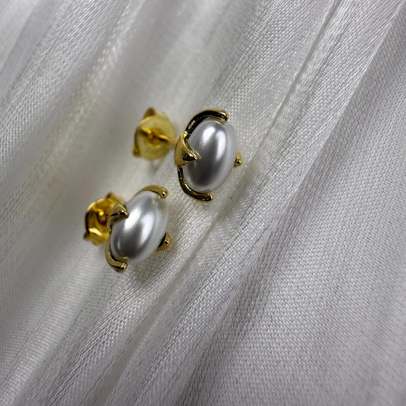 Tiny Four Prong Natural Pearl/Composite shell bead Stud Earrings, Mini Oval Pearl Earrings, 925 Silver Posts Dainty Stackable Pearl Studs Composite shell bead