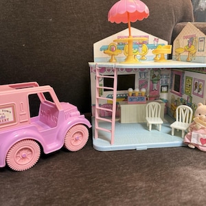 Vintage 1988 Tonka Maple Town Ice Cream Shop No. 7146 with Bakery Truck & Cat Figure | 1980s Playset