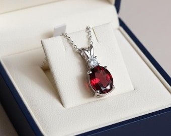 Collar de granate y moissanita / Colgante de cristal natural / Moissanita brillante / Joyería con piedra de nacimiento de enero
