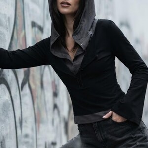 Hooded Long Sleeve Top | Vintage Aesthetic Shirt | Retro Slim Fit Tee | Y2K Grunge Streetwear

Retro aesthetic hooded shirt for women casual street fashion