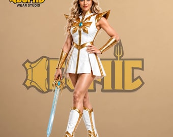 She-Ra Prinzessin der Macht Cosplay-Kostüm | Hochwertiges Kriegerinnenkleid aus weißgoldenem Leder mit Armschienen | Comic-Con-Outfit für Damen