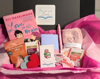 Romance Reader Gift Box | Cosy, Romance Book Lover Present | Spicy Books