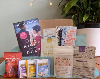 Book & Self Care Gift Box | Relaxation Pamper Set | Tea, Eye Masks, Chocolate, Bath Salts