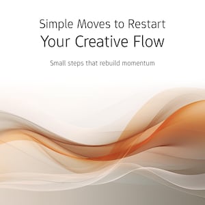 Puede incluir: Portada de libro con el título "Simple Moves to Restart Your Creative Flow" en texto negro. El subtítulo es "Small steps that rebuild momentum". El fondo presenta formas abstractas fluidas en tonos naranja, marrón y blanco. El nombre del autor, Eli Knutsen, está en la parte inferior.