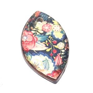 Ceramic Flower Pendant Handmade Focal Porcelain 30mm CC7-3