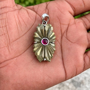 Colgante de pirita con rubí, joyería de plata de ley 925, colgante para mujer, regalo para ella, joyería hecha a mano.