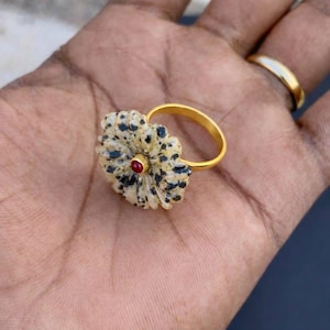 Förgylld dalmatisk ring: Rubinfärgad accent, 925 silversmycken