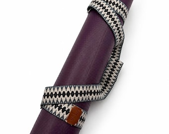 Black and Grey Yoga Mat Strap, Handwoven Geometric Carrier, Adjustable Mat Sling, Durable Exercise Strap, Made in Colombia