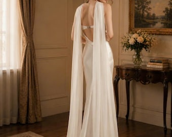 Satijnen trouwjurk met afneembare chiffon cape, strapless jurk met open rug