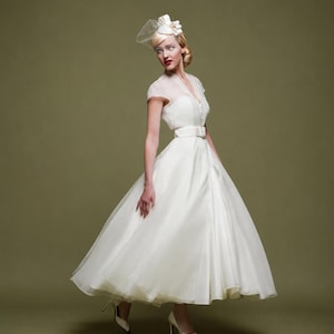 short 50's style wedding dresses 1950s Vintage Short A-Line V Neck Wedding Dresses with Sleeves