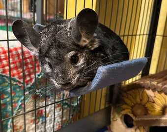 Chinchilla Cuddle 1/4 Ledge: PVC Cage Shelf, Critter Ledge (5")
