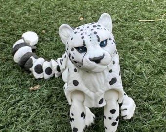 Poseable 3D Printed Snow Leopard –  Wildlife Art for Home & Office Decor