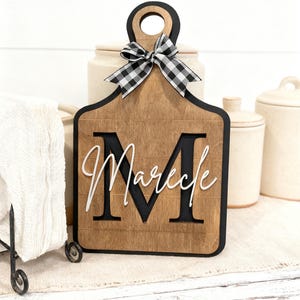 Tabla de cortar decorativa / Decoración de cocina estilo rústico / Personalizada con inicial, apellido y fecha de fundación
