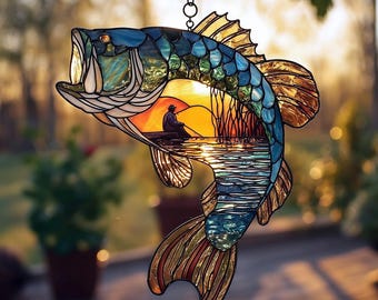 Atrapasol acrílico "Pescador al atardecer": Silueta de lubina y escena lacustre, regalo para amantes de la naturaleza, regalo para la guarida del pescador, lubina negra