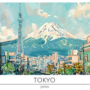 Può includere: Un'illustrazione artistica di Tokyo, Giappone, con la Tokyo Skytree e il Monte Fuji. Il paesaggio urbano è reso in colori pastello con pennellate visibili. Le parole "TOKYO" e "JAPAN" sono scritte in basso.