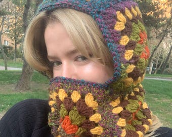 Granny Square Balaclava, Retro Patchwork Crochet Hood, Multicolor Winter Mask, Handcrafted Snow Face Cover, Oversize Balaclav