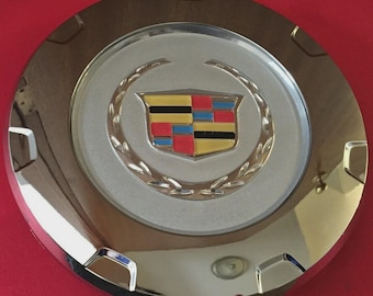 One New 2007-2014 GM Cadillac Escalade 22 inch wheel center Hub cap 9598677