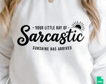 Votre petit rayon de soleil sarcastique est arrivé ! T-shirt rétro et impertinent à télécharger numérique (DTF, sublimation, Cricut, PNG, SVG). Compatible avec Cricut et autres formats : PNG et SVG.