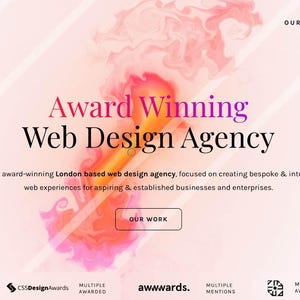 Peut inclure: Publicité pour une agence de conception de sites web. L'image présente le texte "Award Winning Web Design Agency" dans une police stylisée. Le fond a un design abstrait doux avec des teintes roses et oranges. Le texte supplémentaire comprend "Our Work" et les détails de l'agence.