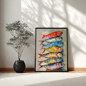 Könnte beinhalten: Ein gerahmter Kunstdruck mit einem Stapel bunter Fische. Die Fische sind in einem dicken Impasto-Stil gemalt, mit leuchtenden Farbtönen von Rot, Blau, Gelb und Weiß. Das Kunstwerk wird in einem schwarzen Rahmen präsentiert.