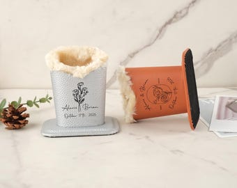 Personalized Litchi Texture Leather Eyewear Stand & Pen Holder – Custom Glasses Base Desk Organizer – Handmade Mini Eyeglass Stool