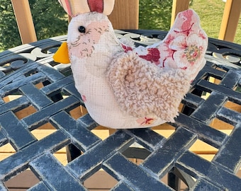 Upcycled 5" Chicken Shelf Sitter Red