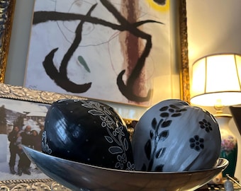 Handgeschilderde kokosnootkunst – bloemdessin – glanzende afwerking