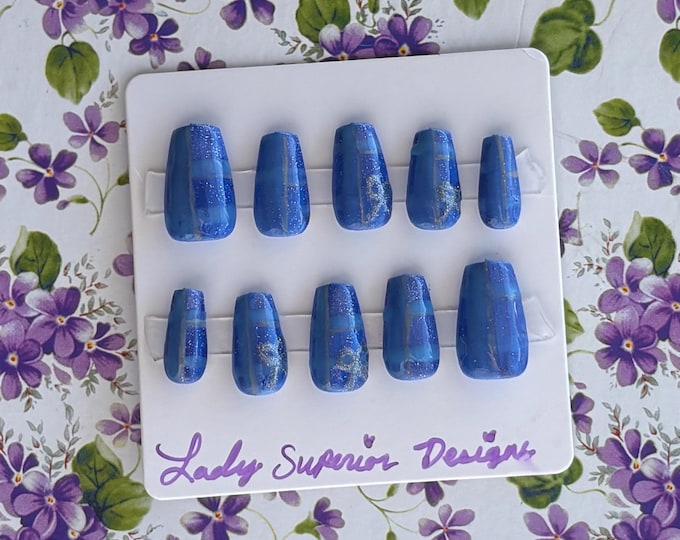 Gel Press on Holiday Nails