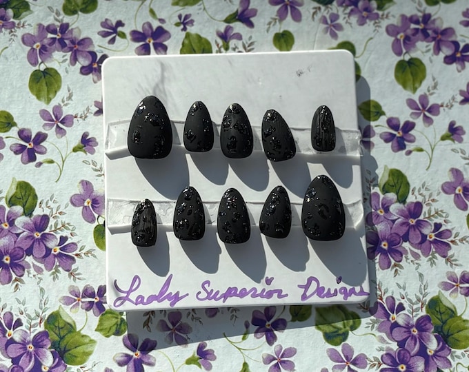 Gel Press on Matte Black Nails