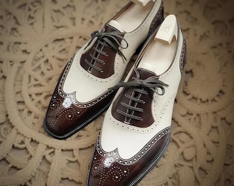 Zapatos Oxford Evadne con punta de ala y brogue de cuero marrón y blanco