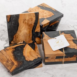 Posavasos de resina escocesa / Posavasos de madera hechos a mano / Regalo para amantes del whisky / Regalo de inauguración de casa