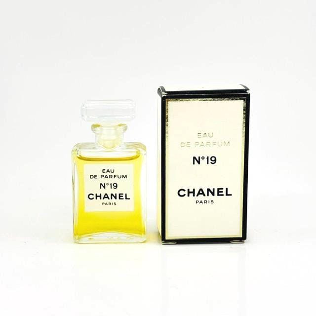 Chanel #19 Perfume - Etsy Canada