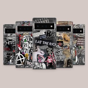 Peut inclure: Cinq coques de téléphone sur le thème du punk rock. Chaque coque présente un collage unique de graphiques, de textes et d'images en noir et blanc. Les motifs incluent des symboles d'anarchie, des textes comme "Eat the Rich" et d'autres images rebelles.