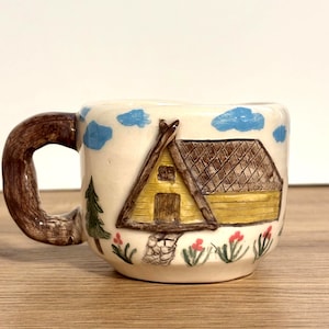 Taza de café de cerámica hecha a mano - Taza con diseño de casa de campo - Taza rústica con temática natural - Taza de cabaña pintada a mano - Taza de cerámica única para regalo
