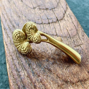 Mushroom Solid Brass Dresser Handle Pull Knob Pull Handle / Kitchen Cabinet Pull Handle Knob Furniture Hardware WM1523