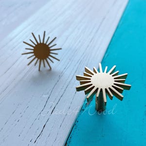 Sun massiv mässingsknopp för byrå: Köksskåpsbeslag WM1694