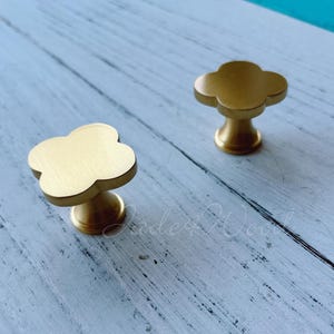 Flower Solid Brass Dresser Handle Pull Knob Pull Handle / Kitchen Cabinet Pull Handle Knob Furniture Hardware WM1681