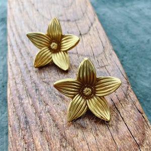 Flower Solid Brass Dresser Handle Pull Knob Pull Handle / Kitchen Cabinet Pull Handle Knob Furniture Hardware WM1675