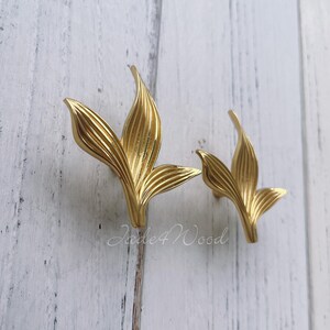 Flower Solid Brass Dresser Handle Pull Knob Pull Handle / Kitchen Cabinet Pull Handle Knob Furniture Hardware WM1490
