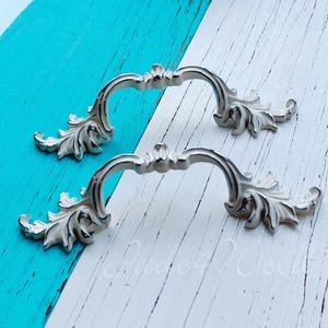 3.75&quot; 3&quot; French Style Shabby Chic Dresser Drawer Pull Handle / White Silver Drop Kitchen Cabinet Pull Handle Furniture Hardware WM269