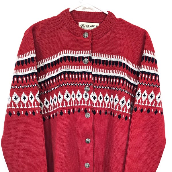 Vintage Bemidji woolen mills women's 40 button front wool sweater! Nordic Fair Isle all around weave in black white over red body. Unworn?
