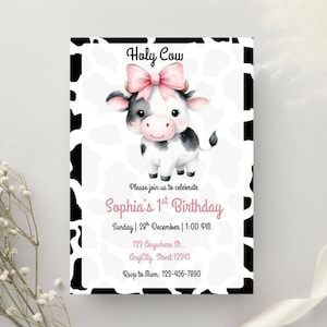 Bewerkbare Holy Cow-verjaardagsuitnodiging | Uitnodiging met roze strik van hulstkoe | Boerenerffeest | Cowgirlfeestje | Banyard Party Holy Cow Girl 1e uitnodiging