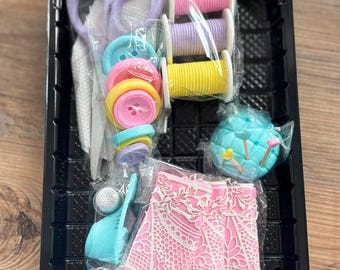 Edible Sewing Cake Topper Set, Handmade Fondant Sewing Machine Scissors Buttons Thread Cake Decorations