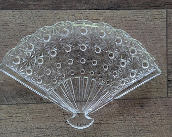 Popielniczka lub naczynie do serwowania ze szkła kryształowego w kształcie wachlarza