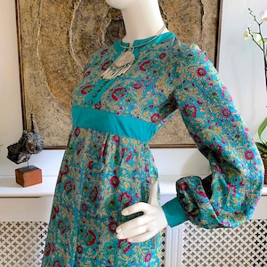 Vintage 60s 70s Indiase pure zijde handblok gedrukte Kalamkari maxi-jurk kaftan / turkoois jade weefselgewicht zijde / Empire Line Fit