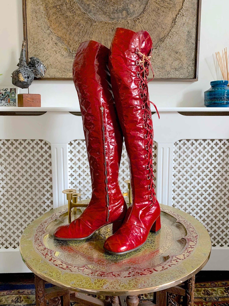 Vintage 1960s Thigh Boots in Lipstick Red Patent Leather w Side Lacing Metal Eyelets // Italian Made // US 6 UK 4.5 EU 37.5 // Go Go Fetish image 10