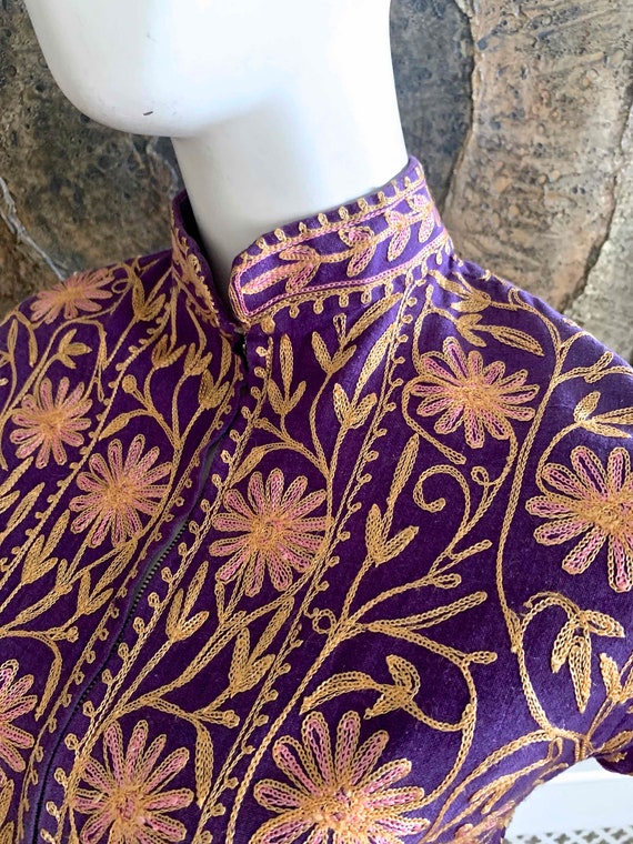 SOLD Vintage 1960s Purple Embroidered Fitted Jack… - image 8